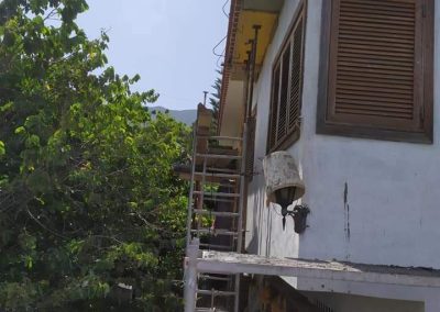 Saneamiento de cornisas. Tratamiento para el hierro Rehabilitación y reformas Esaú